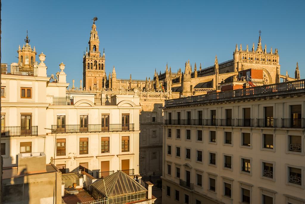 Welldone Cathedral Suites Севилья Экстерьер фото